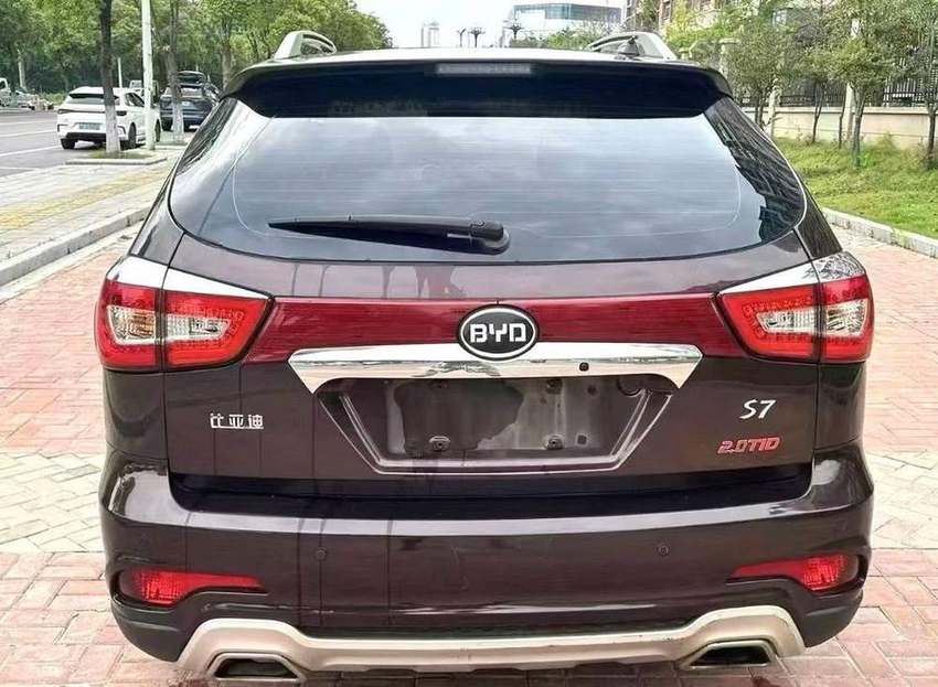 BYD S7