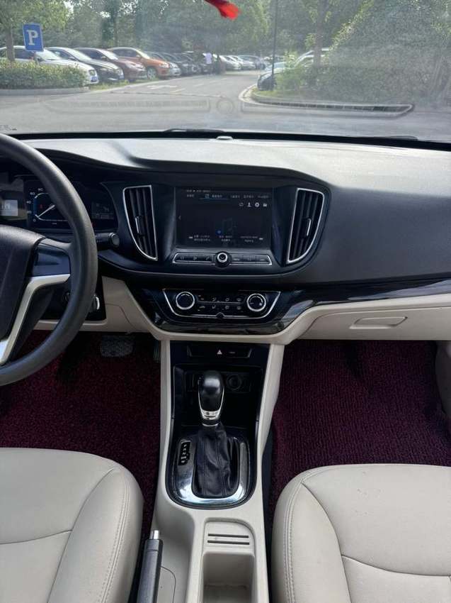 Roewe 360 2015