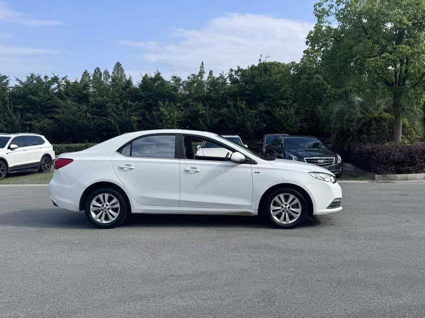 Roewe 360 2015