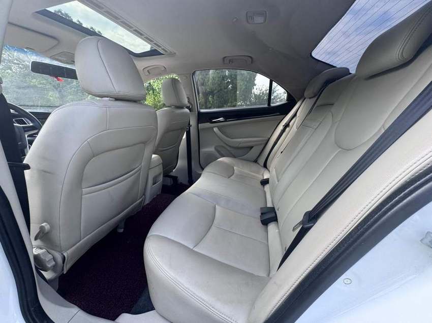 Roewe 360 2015